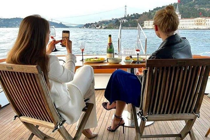 Private Luxury Yacht Cruise on the Bosphorus: Sunset and Landmarks from a Private Yacht photo 3