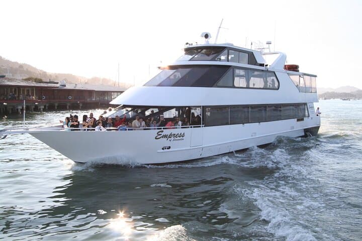 New Year's Eve on the Empress Yacht: San Francisco Bay Fireworks Cruise photo 2