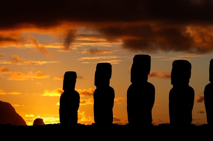 Sunrise at Ahu Tongariki: Private Dawn Tour on Rapa Nui photo 2