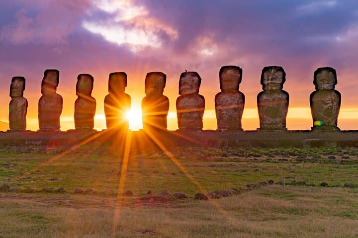 Sunrise at Ahu Tongariki: Private Dawn Tour on Rapa Nui photo 5