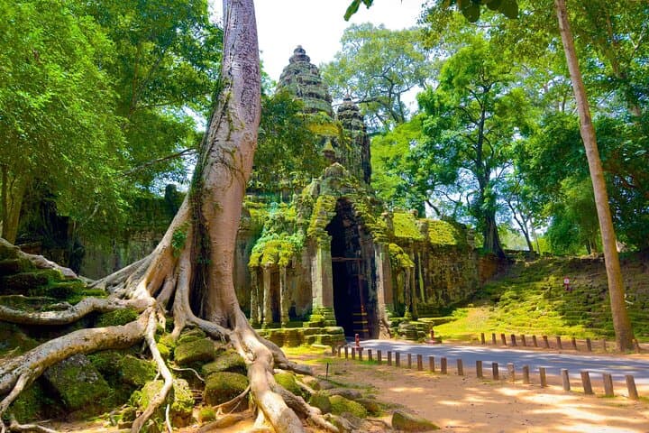 3-Day Siem Reap Temple Explorer: Sunrise at Angkor Wat & Tonle Sap Cruise