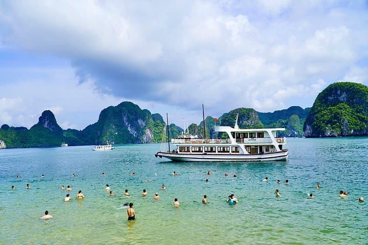 Full-Day Halong Bay 6-Hour Cruise: Sung Sot Cave, Ti Top & Kayaking photo 3