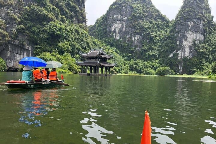 Ninh Binh Day Trip: Hoa Lu, Trang An Boat Cruise & Mua Cave Viewpoint photo 6