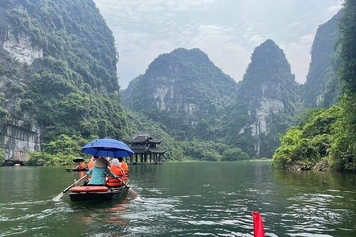Ninh Binh Day Trip: Hoa Lu, Trang An Boat Cruise & Mua Cave Viewpoint