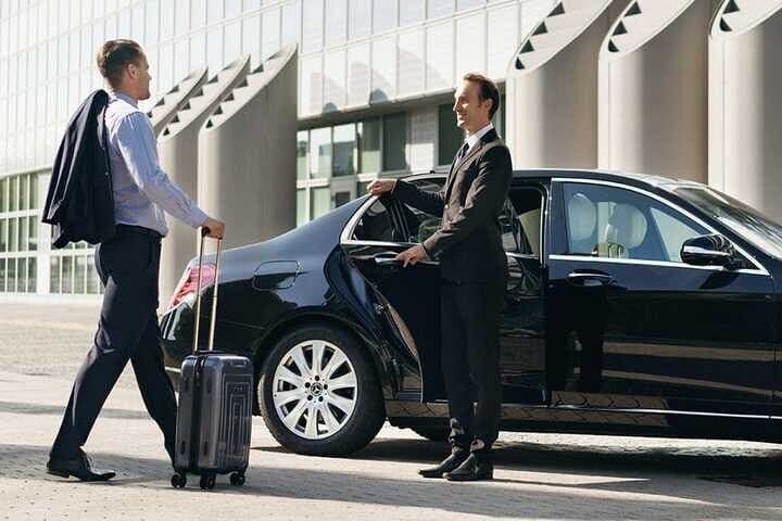 Dubai Airport Private Transfers to Hotels — Fast, Air-Conditioned Rides photo 1