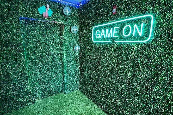 Classroom Conspiracy Escape Game Miami Beach — South Beach Room Escape photo 3