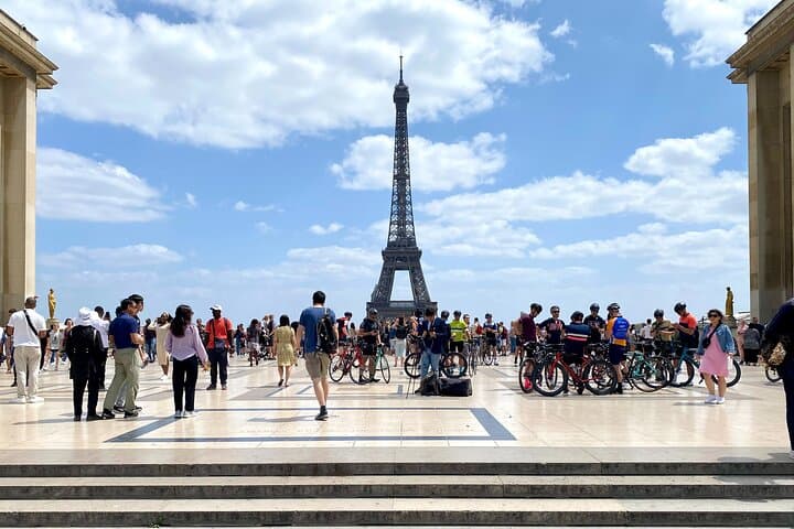 Eiffel Tower All-Floors Private Guided Tour with Hotel Pickup photo 3