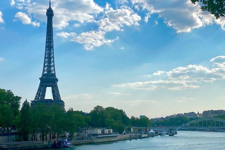 Eiffel Tower All-Floors Private Guided Tour with Hotel Pickup photo 2