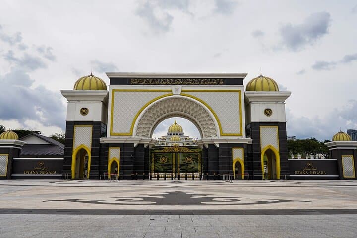 Luxury Kuala Lumpur Private Sightseeing with Personal Bodyguard photo 4