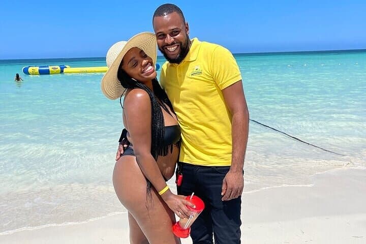 Embark on a Vibrant Jamaican Adventure: Seven Miles Beach & Rick’s Cafe photo 5