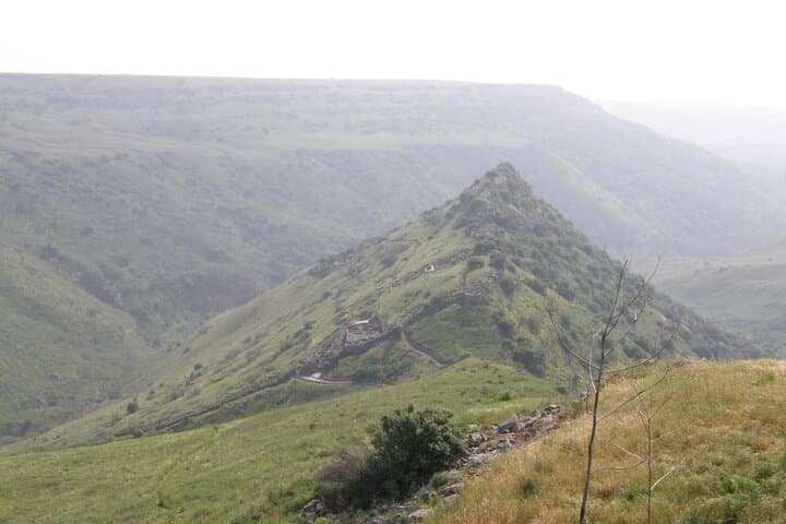 Exploring the Golan Heights: Gamla, Peace Vista & Valley of Tears Day Tour