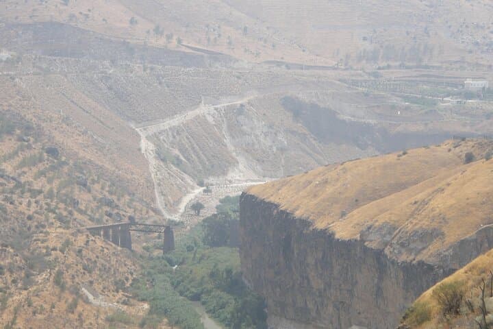 Exploring the Golan Heights: Gamla, Peace Vista & Valley of Tears Day Tour photo 3