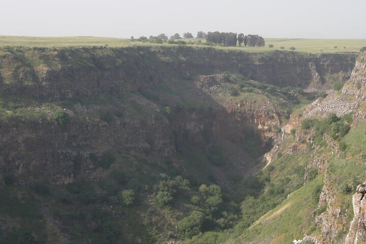 Exploring the Golan Heights: Gamla, Peace Vista & Valley of Tears Day Tour photo 4
