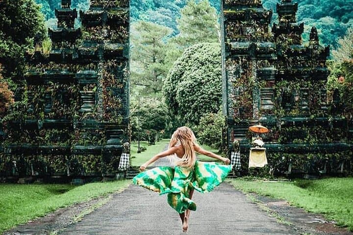 Ulun Danu Temple, Handara Gate & Wanagiri Hidden Hills Day Tour to Bayumala Waterfall photo 1