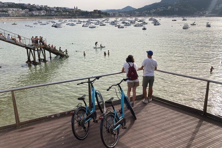 San Sebastián E‑Bike Culture & Cider House Tour: Bay Views, Chillida Leku, and Basque Flavors photo 4