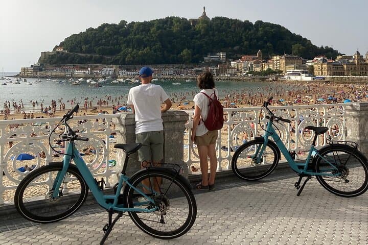 San Sebastian Private E-bike Tour: La Concha, Pintxos & Miramar photo 4