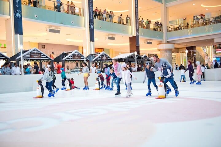 Dubai Ice Rink Entry Pass — Skate 90 Minutes at The Dubai Mall photo 4