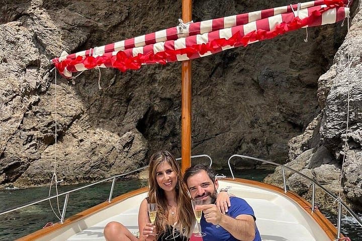 Capri Private Gozzo Cruise: Blue Grotto & Faraglioni Half-Day Tour photo 5