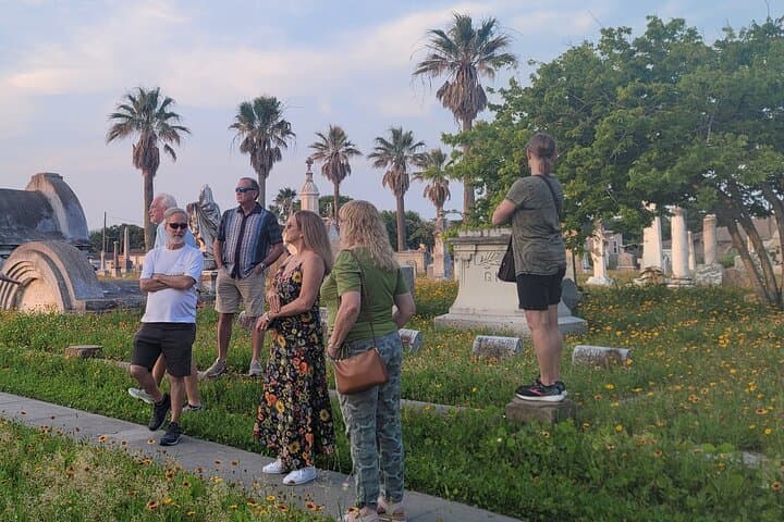 Spooky Galveston Secret Society Cemetery Tour: Historic Graves & Ghost Stories photo 4