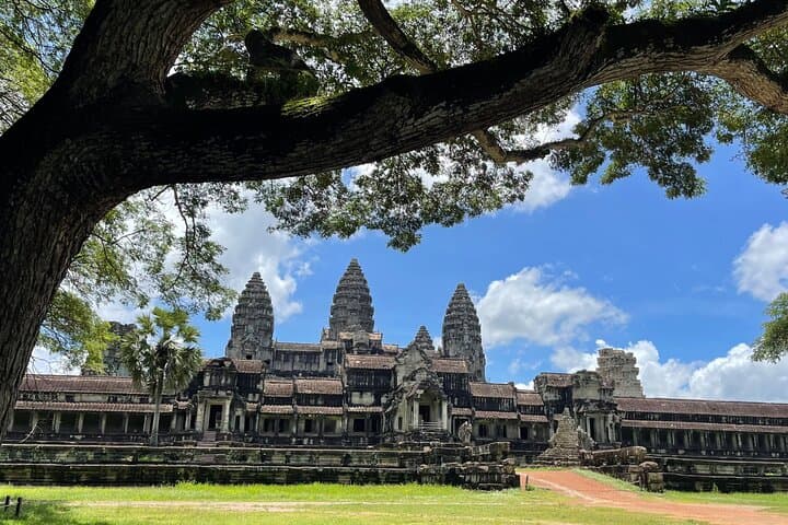 Off-the-Beaten-Track Angkor Cab: 3-Day Private Siem Reap Temple Tour