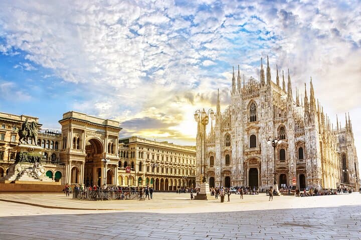 Duomo Rooftop Tour: Skip-the-Line Milan Cathedral Terrace Experience