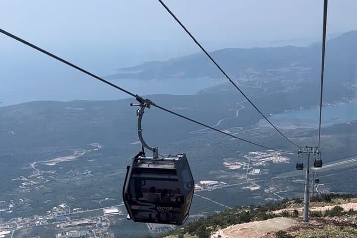 Lovćen Express Cable Car & 25-Turn Bike Descent to Kotor
