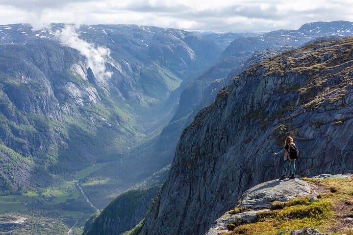 Kjerag Summer Hike with Premium Packed Lunch — Day Trip from Stavanger