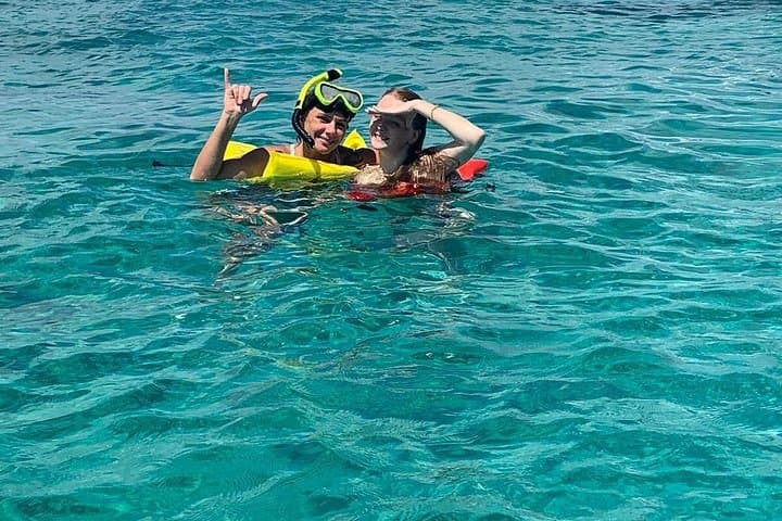 Nassau Half-Day Snorkel: Turtles, Coral Reefs & Swimming Pigs photo 4