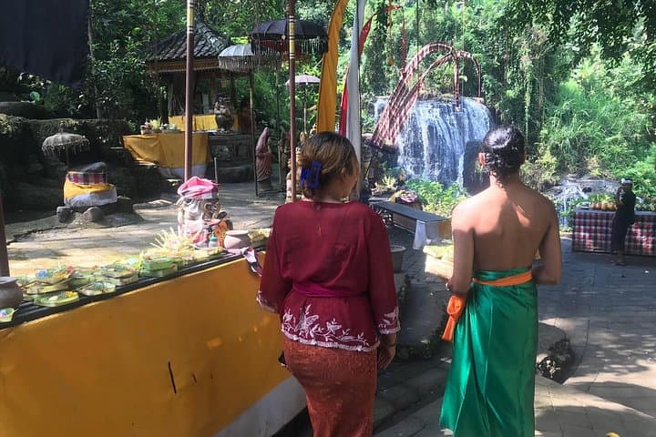 Purification Holy Bath at Beji Gria Waterfall — Sacred Cleansing Near Ubud photo 5
