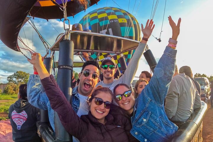 Sunrise Hot-Air Balloon Over Teotihuacan: Flight, Cave Breakfast & Archaeological Visit