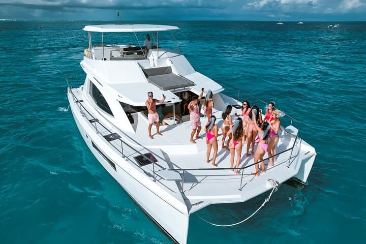 Private Catamaran Bachelorette Party in Cancun on a 51-foot Leopard photo 3