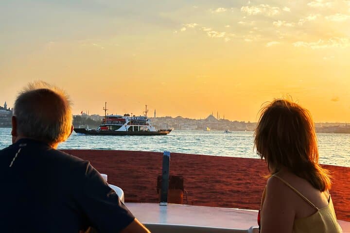 Bosphorus & Golden Horn Sunset Yacht Cruise from Kabatas