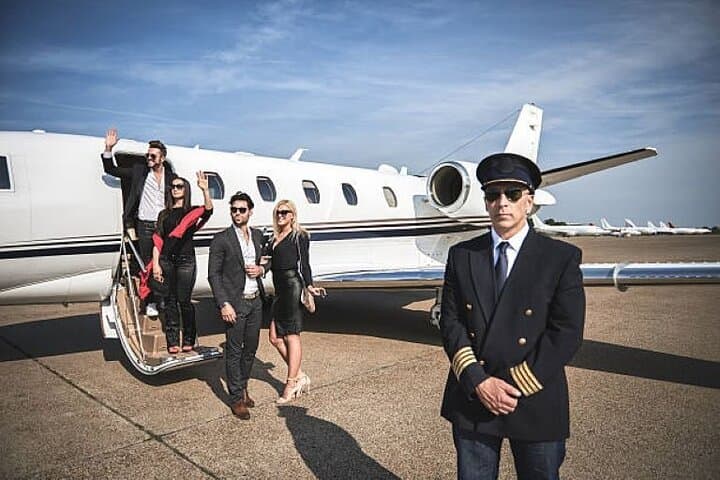 San Francisco Luxury Airport Transfer: Private Chauffeur and Seamless Airport Rides photo 4