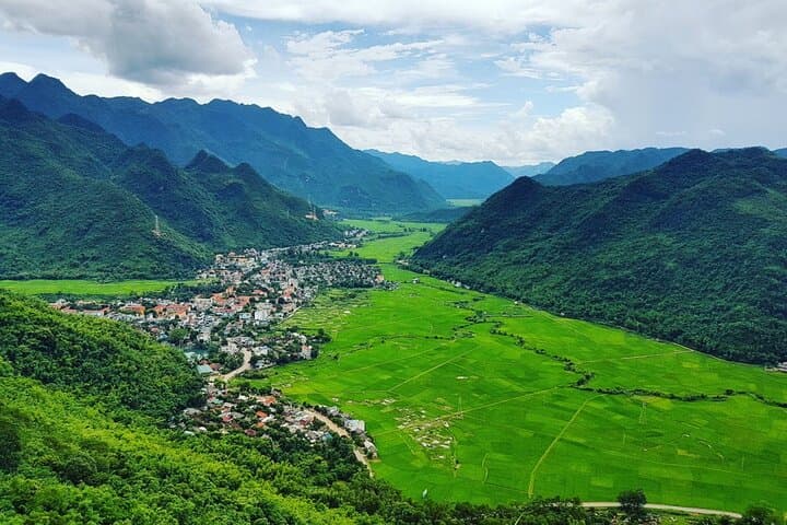 Mai Chau & Pu Luong 2-Day Adventure: Cycling, Trekking and Thai Village Life photo 2