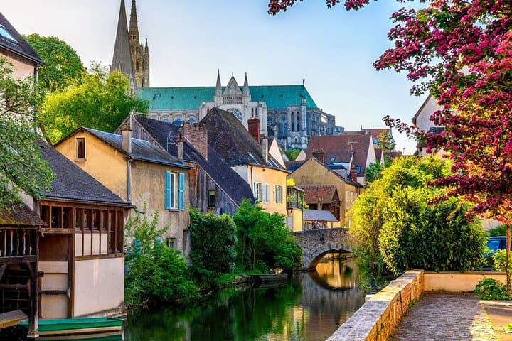 Evening Private Tour to Chartres Cathedral from Paris