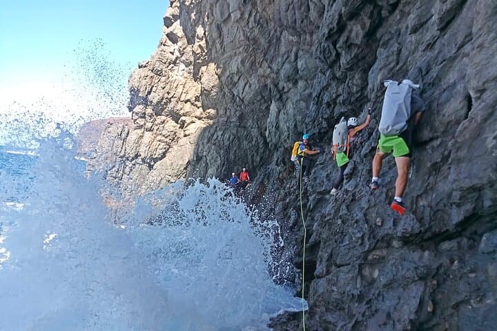 Coasteering Gran Canaria: Atlantic Mountains Ocean and Mountain Adventure photo 3