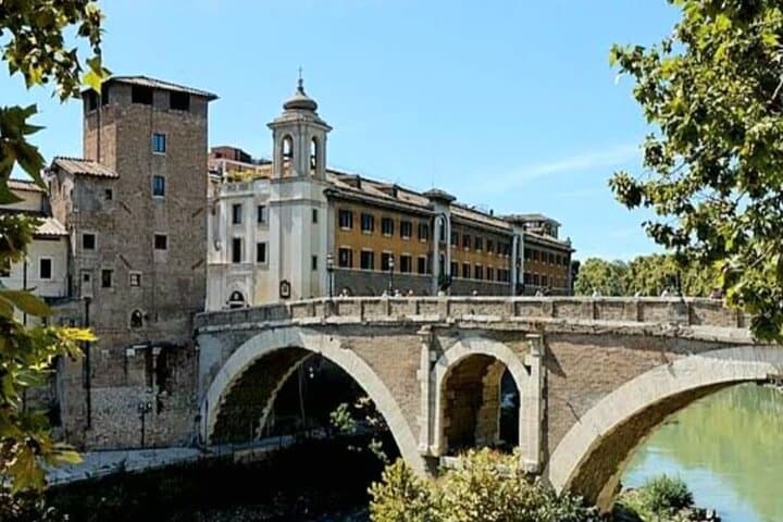 Shadows of Rome Haunted Walking Tour: Legends, Inquisition & Tiber Tales photo 2