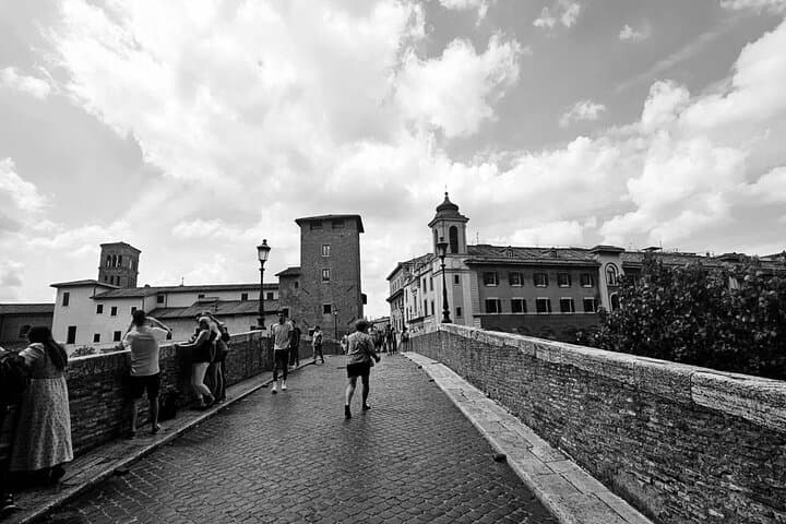 Shadows of Rome Haunted Walking Tour: Legends, Inquisition & Tiber Tales photo 3