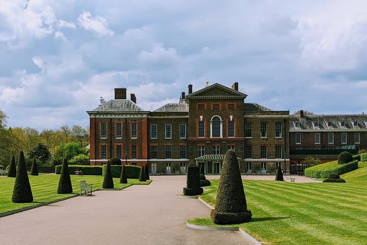 Royal Afternoon Tea and Walk at Kensington Palace — Tea, Gardens & Royal History photo 4