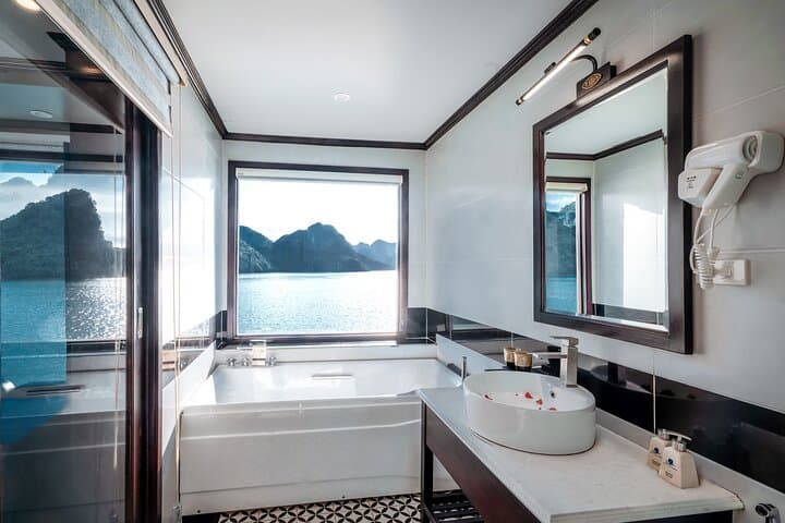 2-Day Rosa Cruise: Explore Halong Bay & Lan Ha Bay from Hanoi