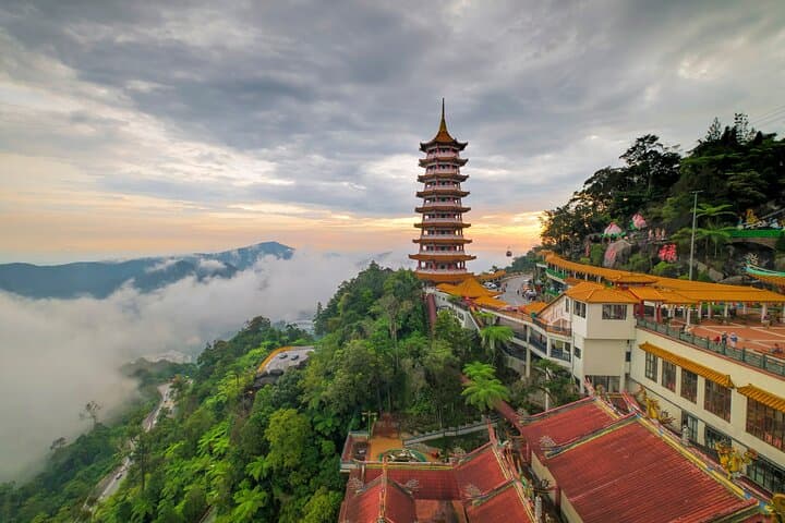 Genting Highlands Day Trip with Batu Caves: Cable Car, Cave Temples & Strawberry Farm