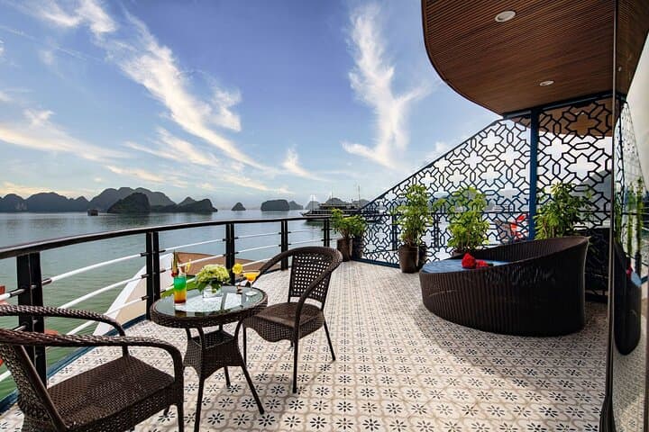 Dora Cruise 2D1N Luxury Halong Bay & Lan Ha Bay Cruise photo 6