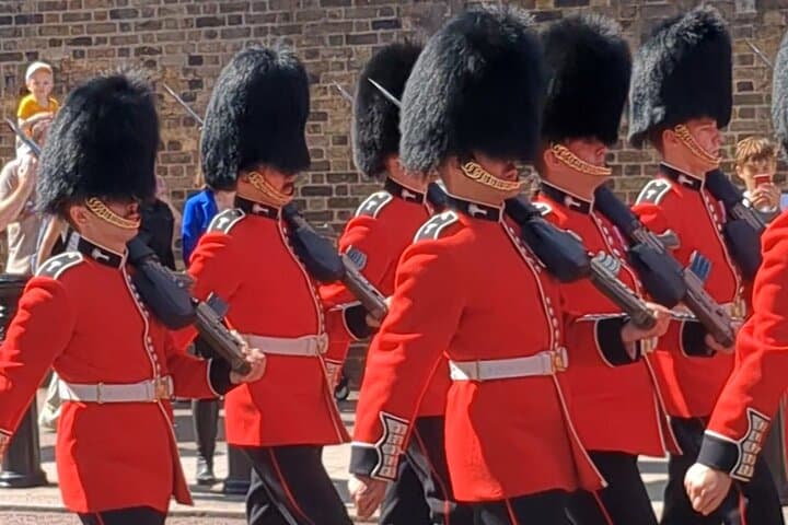 Westminster 25-Site Small-Group Walking Tour — Buckingham Palace to Westminster Abbey photo 2