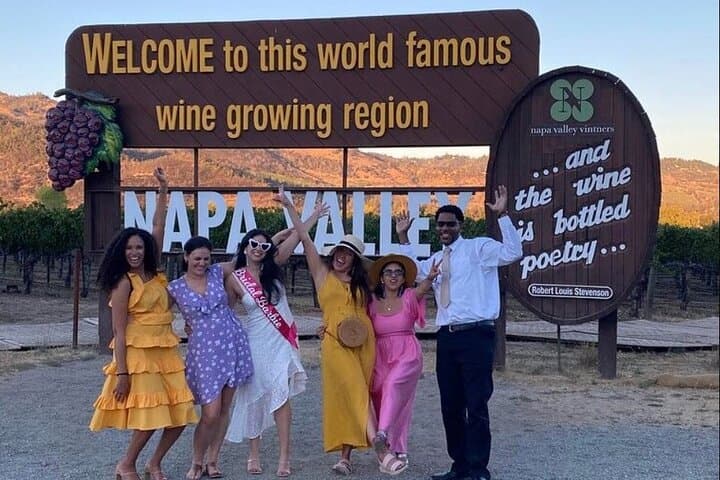 Private 6-Hour Limousine Wine Tour of Napa and Sonoma Valleys photo 1