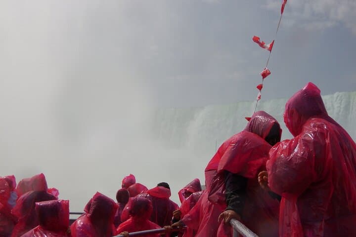 Niagara Falls Helicopter, Boat & Lunch: One-Day Canada Adventure from the US photo 5