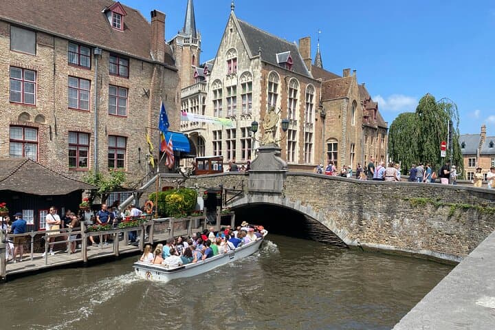 Bruges by a Local: Walking Tour of Stories, Mysteries & Chocolate photo 3