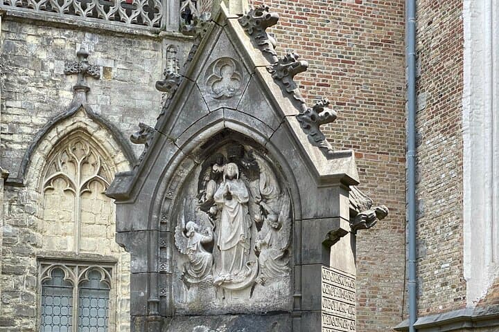 Bruges by a Local: Walking Tour of Stories, Mysteries & Chocolate photo 6
