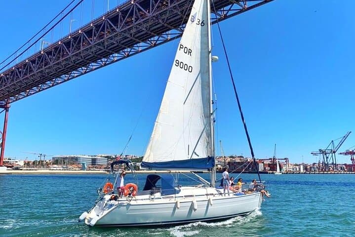 Sail the Tagus: 2-Hour Lisbon Sailboat Excursion with Sunset and Dolphins