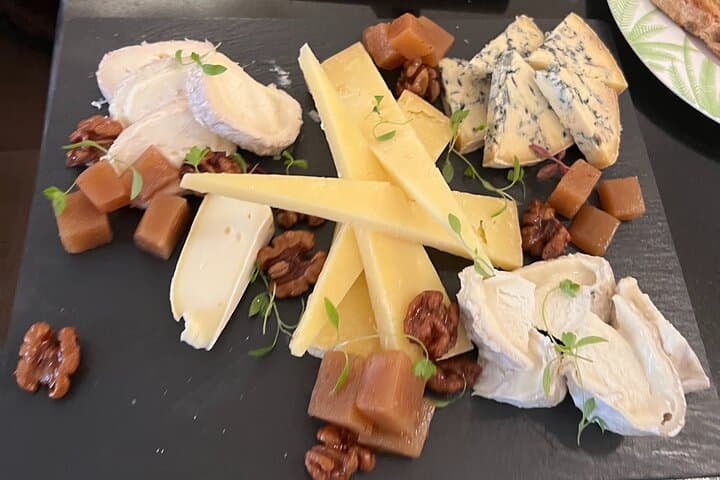 Edinburgh Private Whisky Tasting and Scottish Food & Wine Pairing Tour photo 6