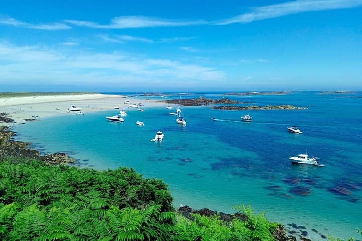 1.5-Hour Coastal Boat Tour to Herm & Jethou from St Peter Port, Guernsey